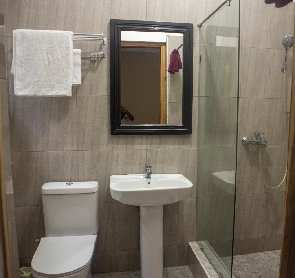 Kislas Luxury Hotel Adenta Dış mekan fotoğraf