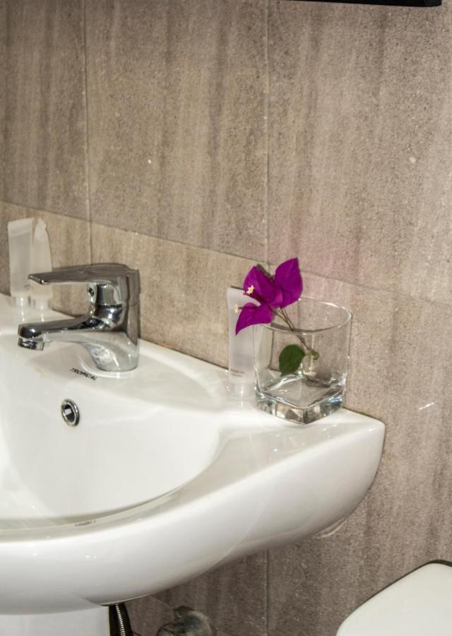 Kislas Luxury Hotel Adenta Dış mekan fotoğraf